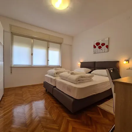 Jadran 2151 Apartment *